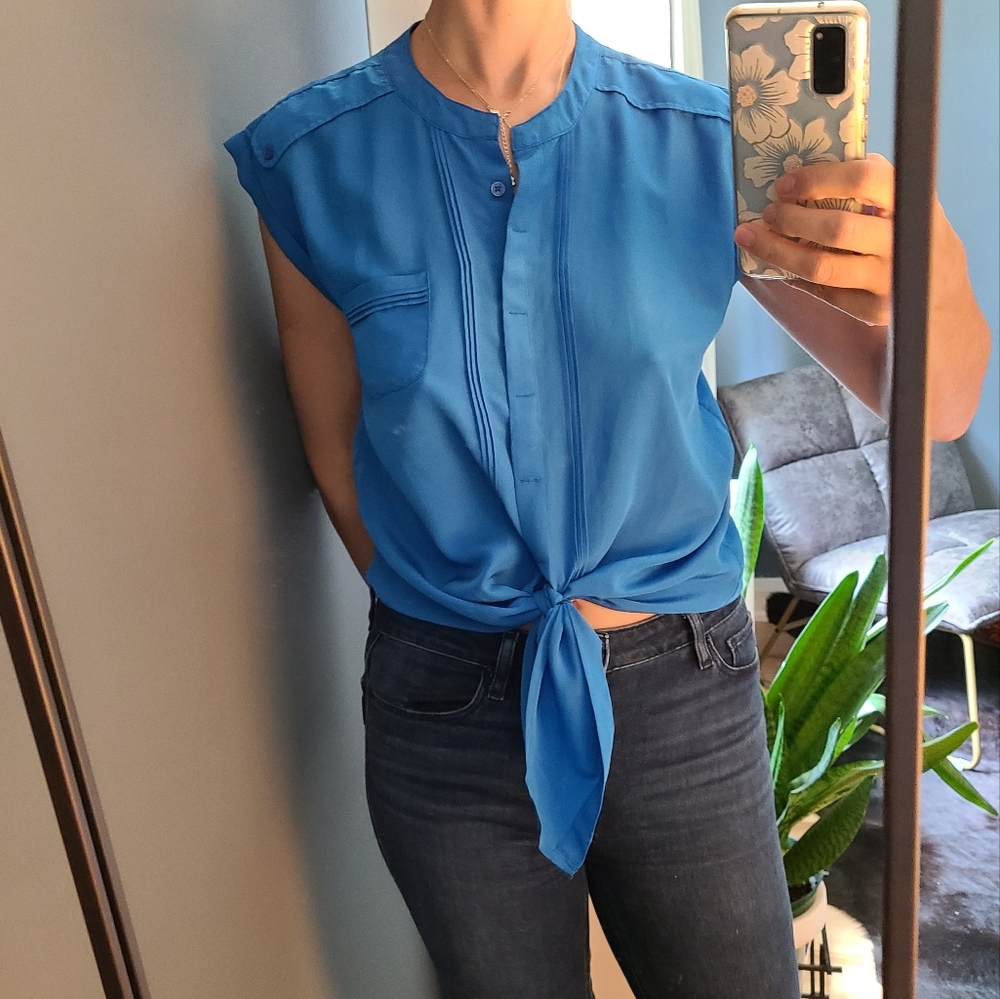 Blue tie button top